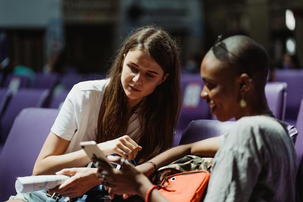 How to Design a Kid-Friendly Living Room Without Sacrificing Style?